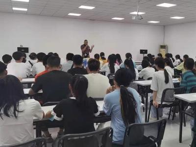 实习同学在欣德培训基地岗前培训